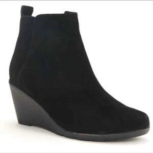 Blondo Vor waterproof wedge booties- Size 7